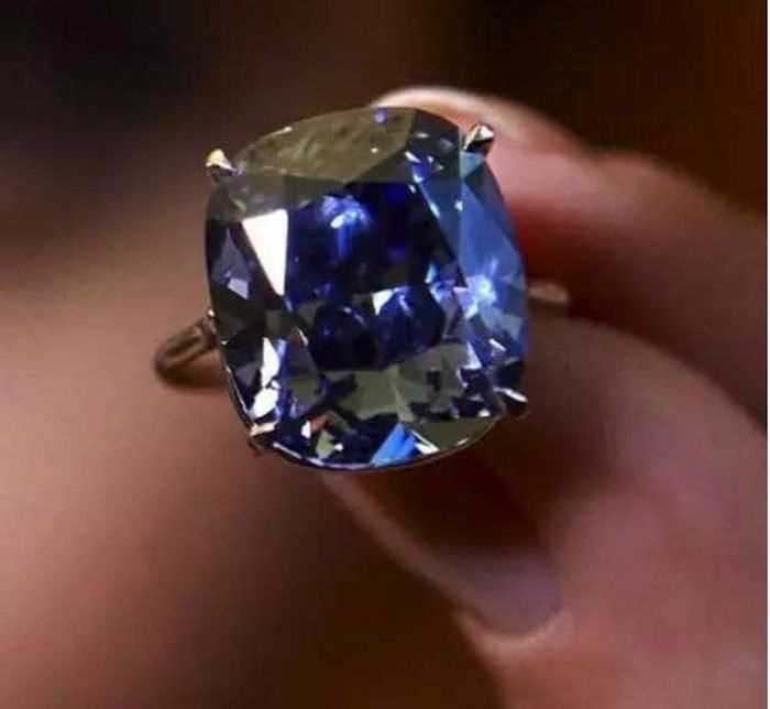 Viên kim cương trị giá hơn 1000 tỷ đồng thời bấy giờ.