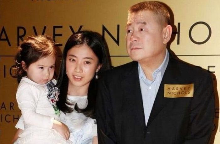 Josephine Lau được cha tặng những món quà giá trị khi còn nhỏ.