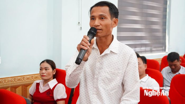 Cử tri Phan Xuân Hiếu phát biểu ý kiến. Ảnh: Trung Tú