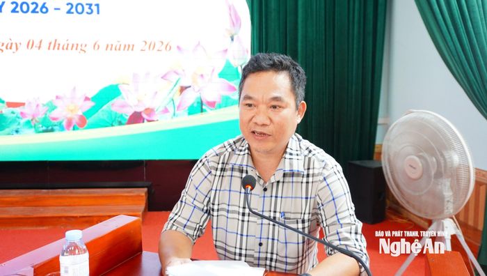Ông Trần Quốc Toản - Phó Chi cục trưởng Chi cục Thủy lợi, Sở Nông nghiệp và Môi trường giải trình một số nội dung liên quan. Ảnh: Trung Tú