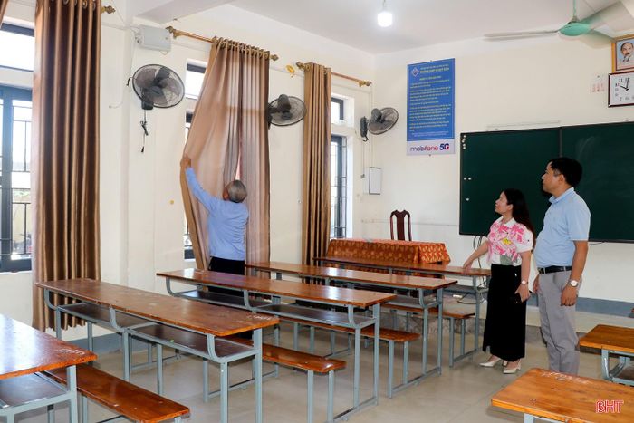 Trường THPT Lê Quý Đôn đã chuẩn bị 28 phòng thi chính thức và 2 phòng chờ.