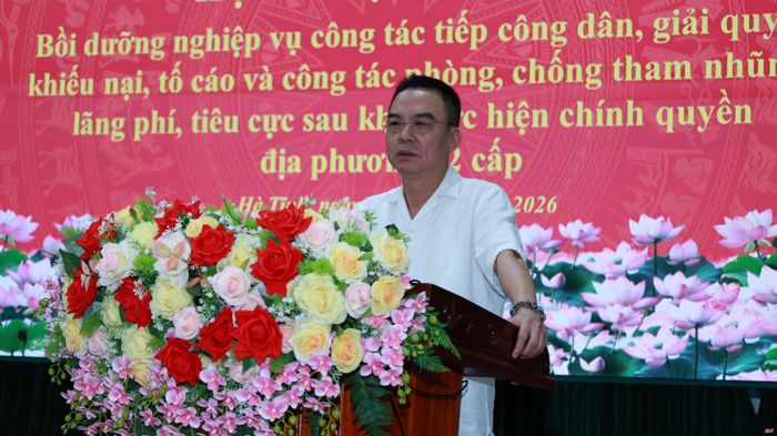 Ông Nguyễn Hồng Điệp - Trưởng ban Tiếp Công dân Trung ương truyền đạt nội dung về nghiệp vụ công tác tiếp công dân, giải quyết khiếu nại, tố cáo.