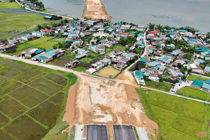 Dự án Đường trục chính trung tâm nối quốc lộ 1 đoạn tránh thị xã Kỳ Anh (cũ) đến cụm cảng nước sâu Vũng Áng – Sơn Dương đang vướng mắc về mặt bằng.
