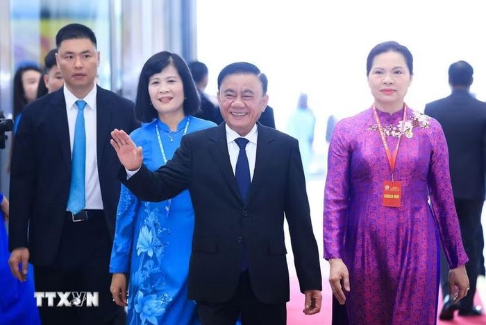 Đồng chí Trần Cẩm Tú, Ủy viên Bộ Chính trị, Thường trực Ban Bí thư đến dự Đại hội. (Ảnh: Tuấn Anh/TTXVN) 