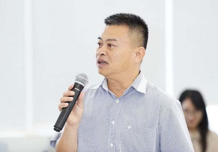 Ông Bạch Đăng Khoa, Phó Giám đốc Sở Giáo dục và Đào tạo tỉnh Bắc Ninh chia sẻ tại hội thảo. (Ảnh: Vietnam+)