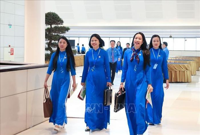 Các đại biểu đến dự Phiên làm việc trọng thể Đại hội XIV Công đoàn Việt Nam. Ảnh: Tuấn Anh/TTXVN
