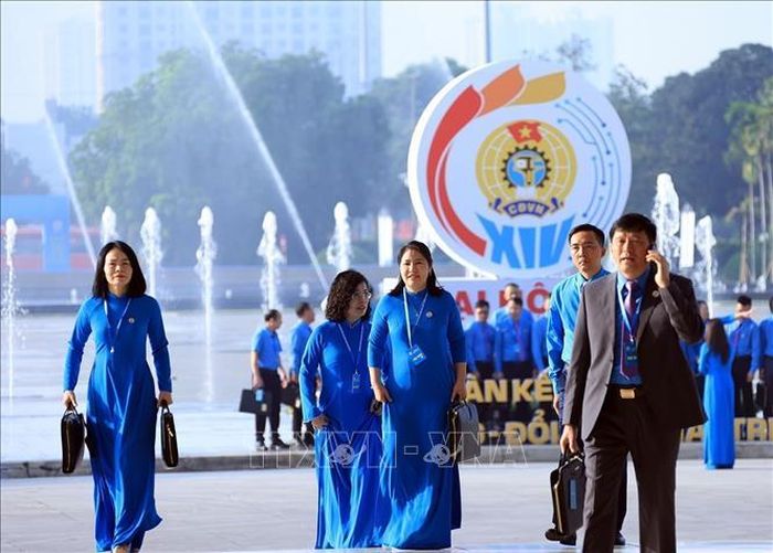 Các đại biểu đến dự Phiên làm việc trọng thể Đại hội XIV Công đoàn Việt Nam. Ảnh: Tuấn Anh/TTXVN