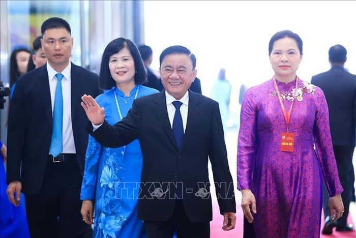 Đồng chí Trần Cẩm Tú, Ủy viên Bộ Chính trị, Thường trực Ban Bí thư đến dự Đại hội. Ảnh: Tuấn Anh/TTXVN.