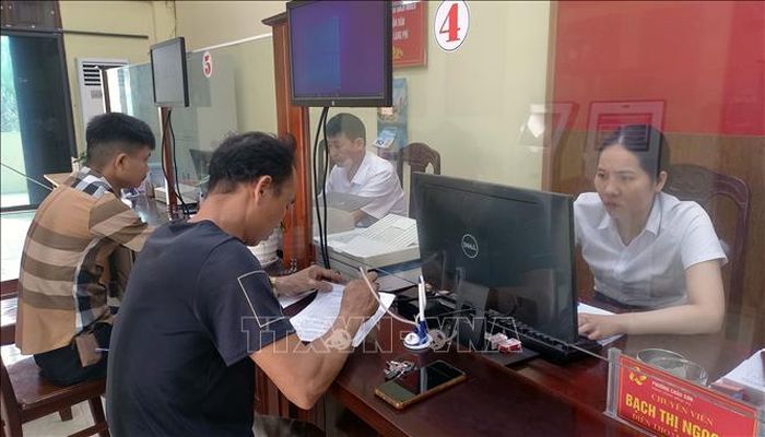 Người dân không phải đi nhiều nơi để thực hiện thủ tục, toàn bộ 2.008 thủ tục được thực hiện tại một đầu mối.