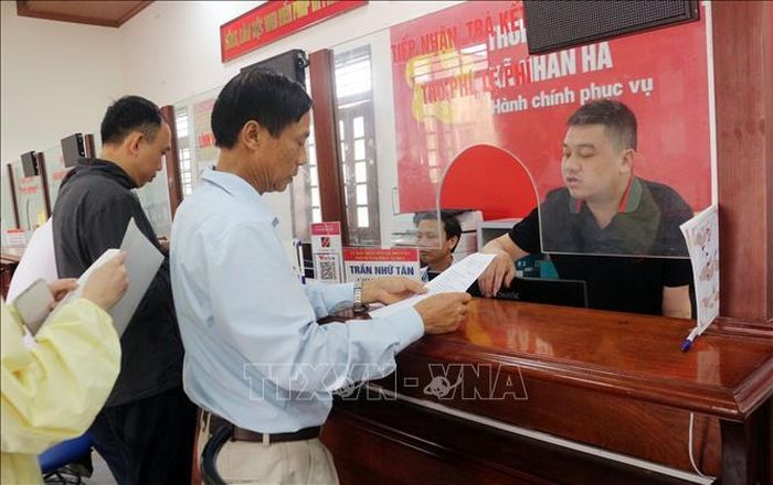 Quy trình tiếp nhận, giải quyết và trả kết quả thủ tục hành chính theo cơ chế “một cửa”, “một cửa liên thông” được các ngành, địa phương trong tỉnh Ninh Bình thực hiện nghiêm túc.