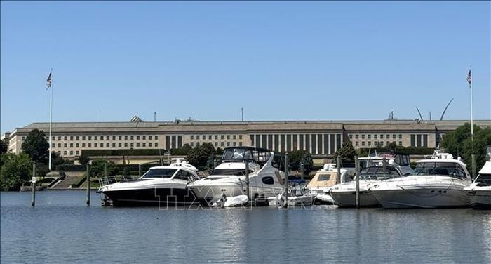 Trụ sở Lầu Năm Góc ở bang Virginia nhìn từ phía sông Potomac.
