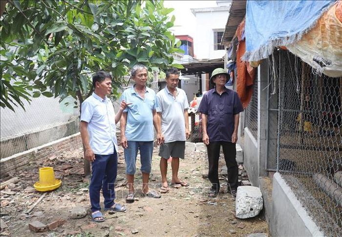 Các đảng viên công giáo trên địa bàn xã Phát Diệm, tỉnh Ninh Bình tuyên truyền, vận động người dân tham gia phát triển kinh tế tại địa phương.
