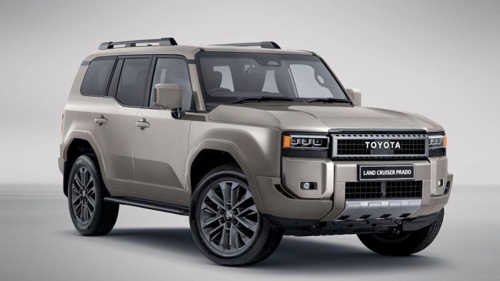 Phát đi thông báo triệu hồi xe SUV Toyota Land Cruiser Prado sau khi phát hiện lỗi phần mềm. Ảnh: Toyota
