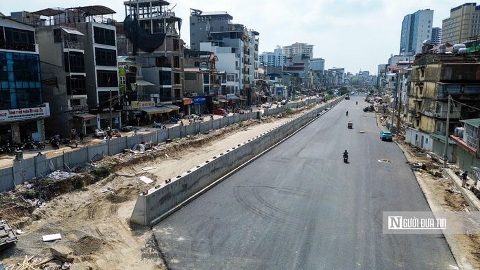 Theo ghi nhận, đoạn từ nút giao Nguyễn Chí Thanh đến phố Thành Công dài khoảng 500m đã hoàn thành thảm nhựa và đưa vào khai thác.