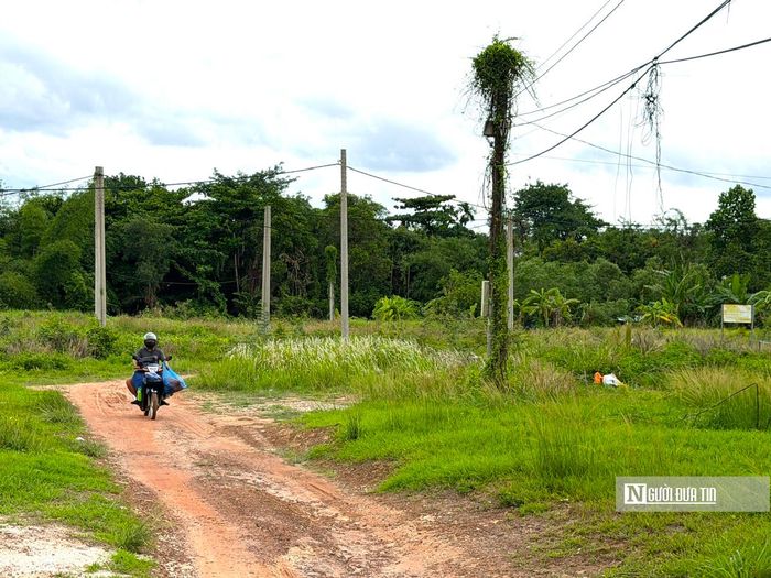Tại buổi làm việc với phường Thủ Dầu Một, ông Võ Văn Minh cho rằng dự án trên nằm ngay trung tâm đô thị nhưng kéo dài nhiều năm chưa xử lý xong, gây lãng phí lớn về quỹ đất và ảnh hưởng nghiêm trọng đến đời sống người dân.