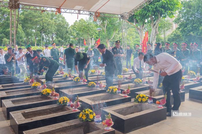 Sự trở về của các liệt sĩ không chỉ là niềm an ủi đối với thân nhân, gia đình mà còn là minh chứng cho đạo lý “Uống nước nhớ nguồn”, trách nhiệm và tình cảm thiêng liêng của Đảng, Nhà nước, Quân đội và Nhân dân đối với những người đã hy sinh vì độc lập, tự do của Tổ quốc và nghĩa vụ quốc tế cao cả.