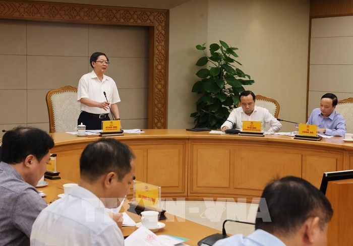 Phó Thủ tướng Hồ Quốc Dũng chủ trì cuộc họp Tổ công tác của Chính phủ về phát triển công nghệ chiến lược. Ảnh: Lâm Khánh - TTXVN 