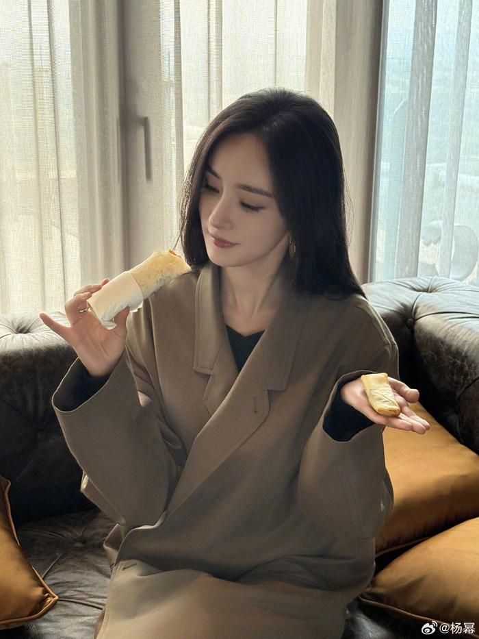  Dương Mịch khá kín tiếng, gần như không chia sẻ về cuộc sống đời tư ở trên mạng xã hội. Ảnh: Weibo