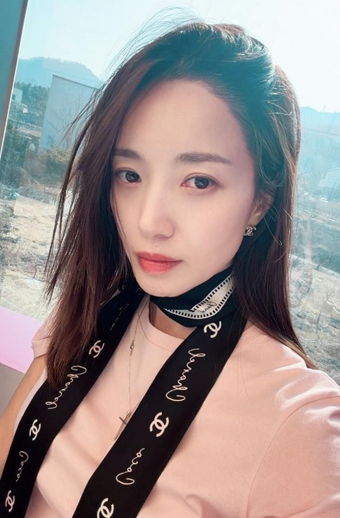 Trước đó, Kim Min Kyung nhận được nhiều lời chúc mừng khi thông báo mang thai vào tháng 4 năm nay.