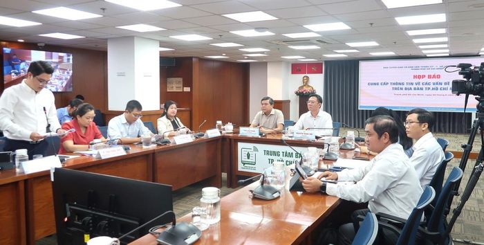 Họp báo cung cấp thông tin về các vấn đề kinh tế - xã hội nổi bật trên địa bàn thành phố, ngày 4/6.