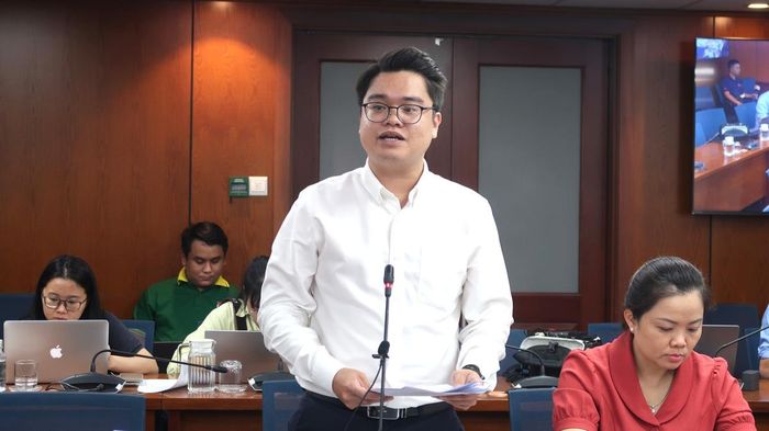 Ông Nguyễn Minh Sơn, Phó Bí thư kiêm Chủ nhiệm Ủy ban Kiểm tra Thành Đoàn TPHCM, phát biểu tại họp báo.