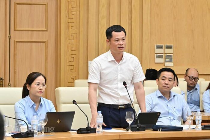 Quyền Vụ trưởng Vụ Phát triển thị trường nước ngoài Đỗ Quốc Hưng trao đổi về sự phối hợp giữa hai đơn vị 