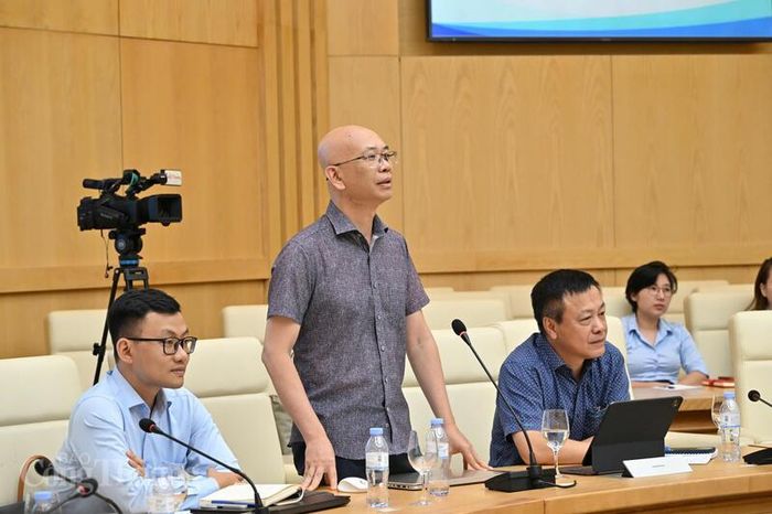 Phó Cục trưởng Cục Xuất nhập khẩu Trần Thanh Hải nêu ý kiến tại hội nghị. Ảnh: Cấn Dũng