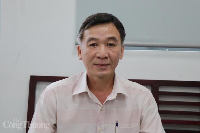 Bác sĩ Chuyên khoa II Lê Công Thọ, Giám đốc Trung tâm Y tế Quân - Dân y Côn Đảo. Ảnh: Thanh Tuấn