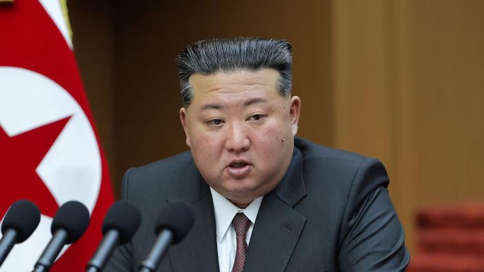 Chủ tịch Triều Tiên Kim Jong Un công bố kế hoạch tiếp tục tăng cường năng lực hạt nhân và mở rộng sản xuất vật liệu phục vụ chương trình quốc phòng của nước này. Ảnh: AFP.