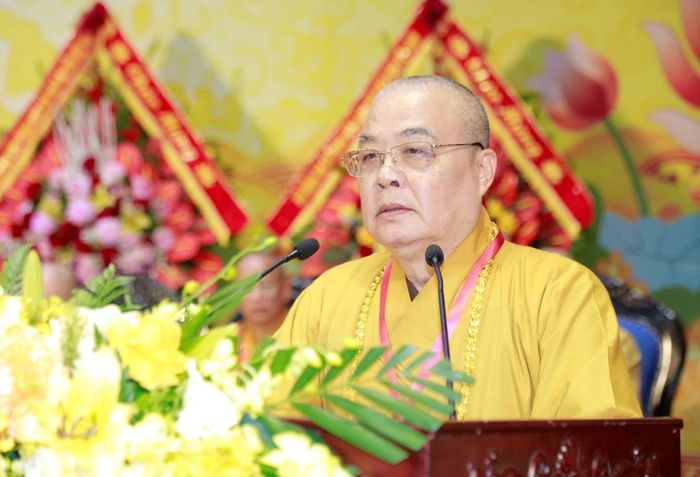 Trưởng lão Hòa thượng Thích Thanh Nhiễu, Phó Chủ tịch Thường trực Hội đồng Trị sự Giáo hội Phật giáo Việt Nam phát biểu tại Đại hội.