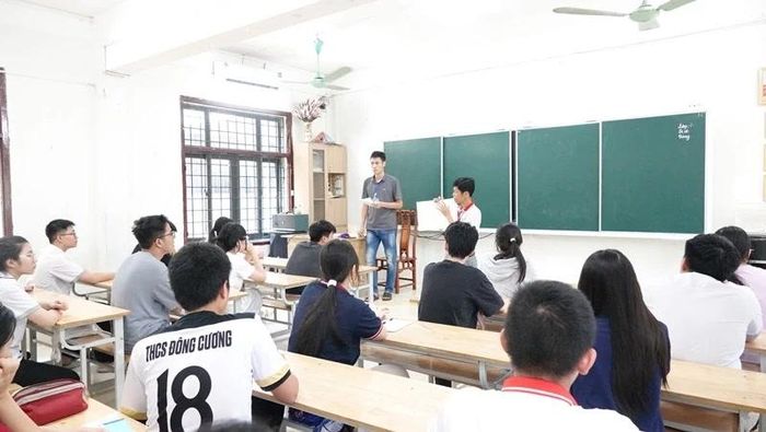 Đến thời điểm này, các hội đồng thi đã hoàn tất công tác chuẩn bị về cơ sở vật chất và các điều kiện phục vụ kỳ thi; đồng thời xây dựng phương án bảo đảm an ninh trật tự, phòng cháy, chữa cháy, điện, nước và các phương án ứng phó với tình huống thời tiết cực đoan. Công tác tập huấn quy chế, nghiệp vụ coi thi cũng đã được triển khai đầy đủ cho đội ngũ cán bộ, giáo viên, nhân viên tham gia làm nhiệm vụ tại kỳ thi.