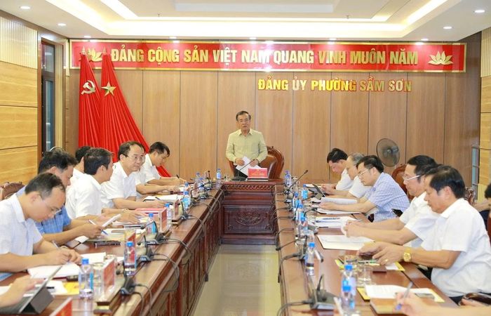 Bí thư Tỉnh ủy Lê Đức Thái chủ trì hội nghị.