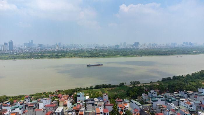 Hình ảnh trung tâm TP Hà Nội nhìn từ cụm công viên bãi sông Ngọc Thụy.