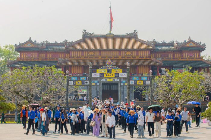 Du lịch là điểm sáng nổi bật trong thông tin kinh tế - xã hội TP Huế trong 5 tháng đầu năm.