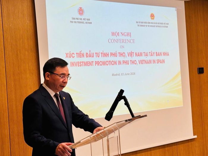 Ông Bùi Huy Vĩnh, Phó Bí thư Tỉnh ủy Phú Thọ phát biểu tại Hội nghị Xúc tiến đầu tư tỉnh Phú Thọ diễn ra mới đây tại Thủ đô Madrid (Vương quốc Tây Ban Nha).