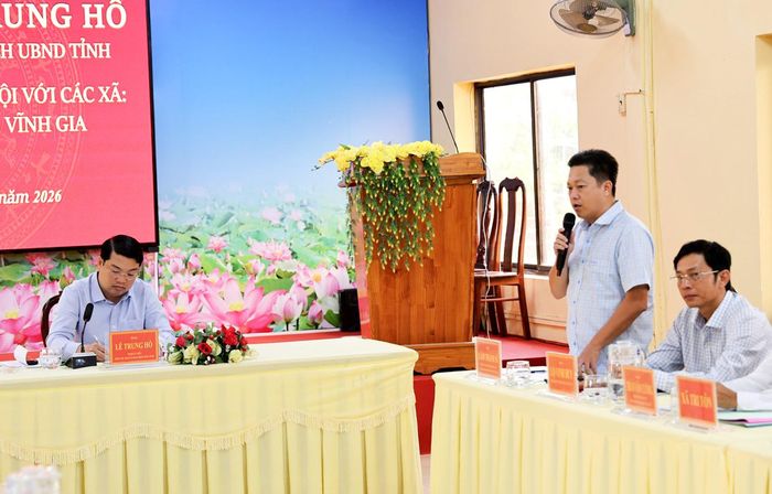 Các xã trình bày đề xuất, kiến nghị đến đoàn công tác của tỉnh.
