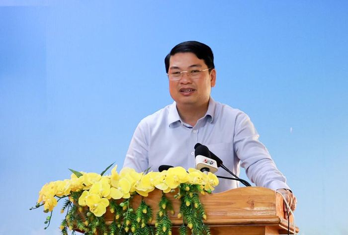 Phó Chủ tịch UBND tỉnh An Giang Lê Trung Hồ phát biểu chỉ đạo buổi làm việc.