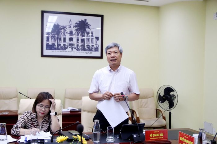 Phó Chủ tịch UBND thành phố Hồ Quang Bửu phát biểu tại buổi làm việc. Ảnh: TRỌNG HUY