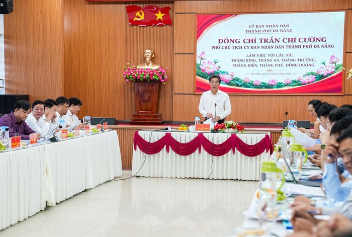 Quang cảnh buổi làm việc. Ảnh: HỒ QUÂN