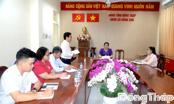 Quang cảnh buổi làm việc.