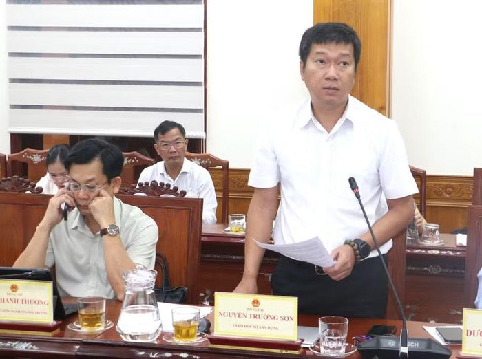  Giám đốc Sở Xây dựng Nguyễn Trường Sơn phát biểu tại hội nghị. Ảnh: Quang Tấn 