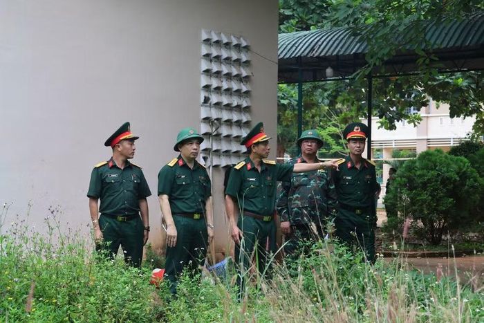  Quân đoàn 34 khảo sát thực địa tại 2 điểm xây dựng trường nội trú liên cấp ở Gia Lai. Ảnh: ĐVCC 