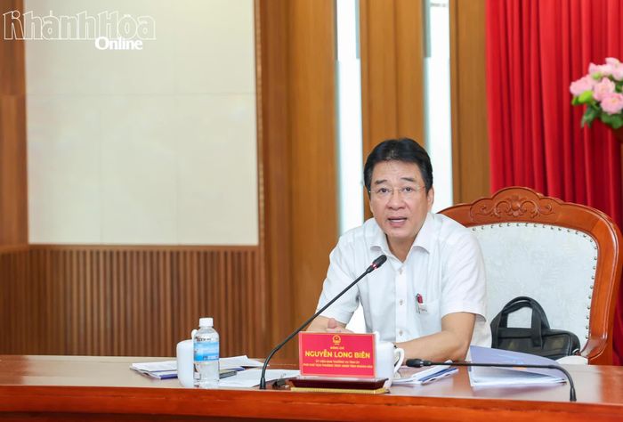 Đồng chí Nguyễn Long Biên phát biểu chỉ đạo tại cuộc họp.