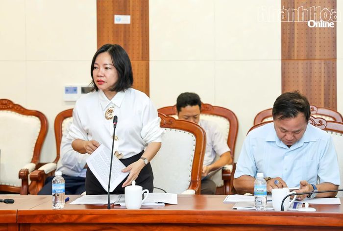 Lãnh đạo Sở Văn hóa, Thể thao và Du lịch báo cáo tiến độ công tác tổ chức Festival Biển Khánh Hòa năm 2026.
