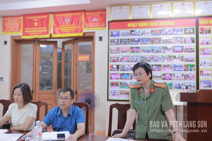 Thành viên đoàn kiểm tra phát biểu tại buổi làm việc