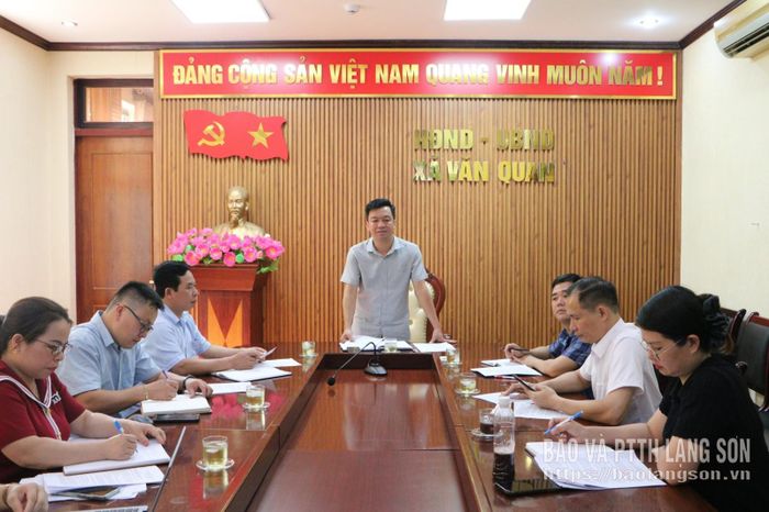 Lãnh đạo Ban Văn hóa - Xã hội HĐND tỉnh phát biểu tại buổi khảo sát