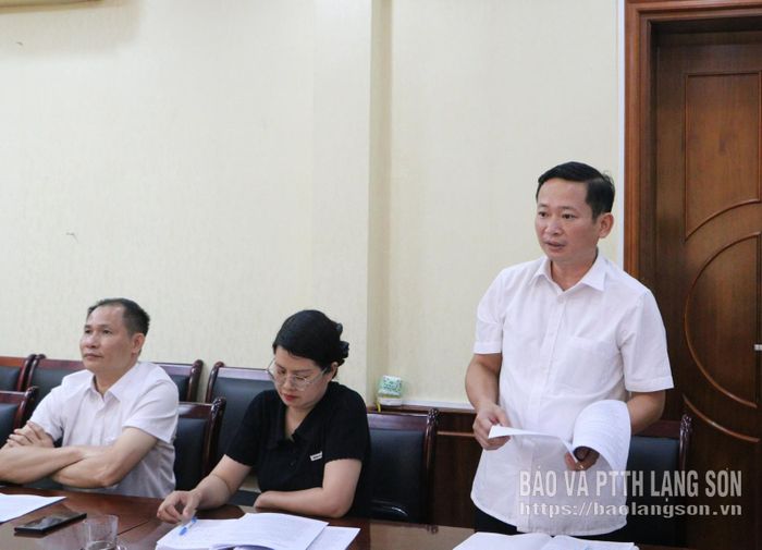 Lãnh đạo HĐND xã Văn Quan trao đổi một số nội dung với đoàn giám sát