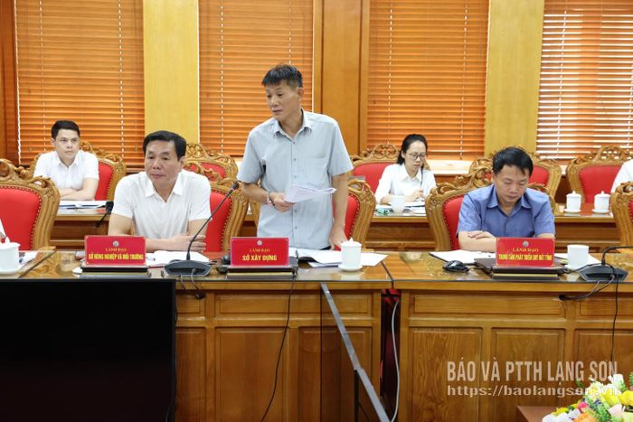 Lãnh đạo Sở Xây dựng phát biểu ý kiến liên quan đến lĩnh vực phụ trách