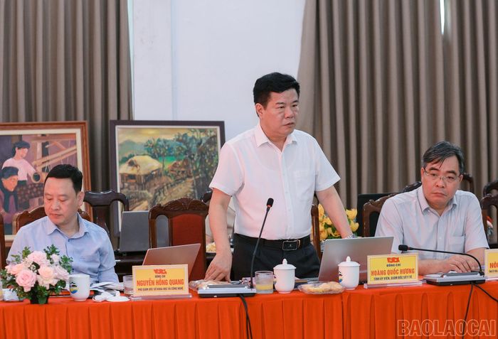 Lãnh đạo các ban, sở, ngành của tỉnh phát biểu tại buổi làm việc.