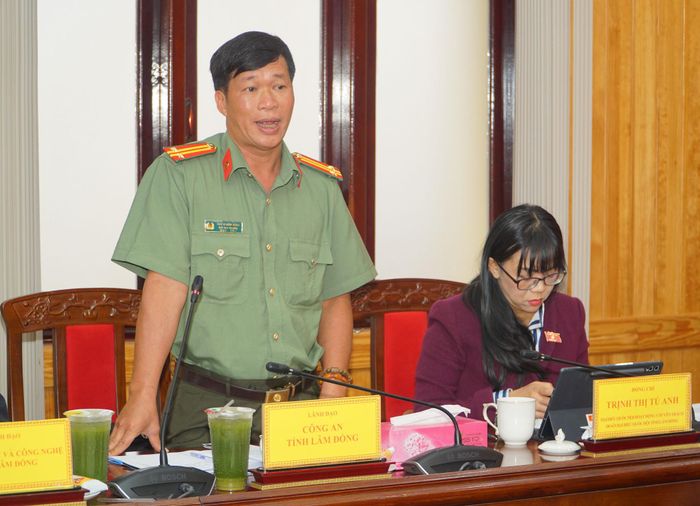 Đại diện Công an tỉnh báo cáo tại buổi làm việc